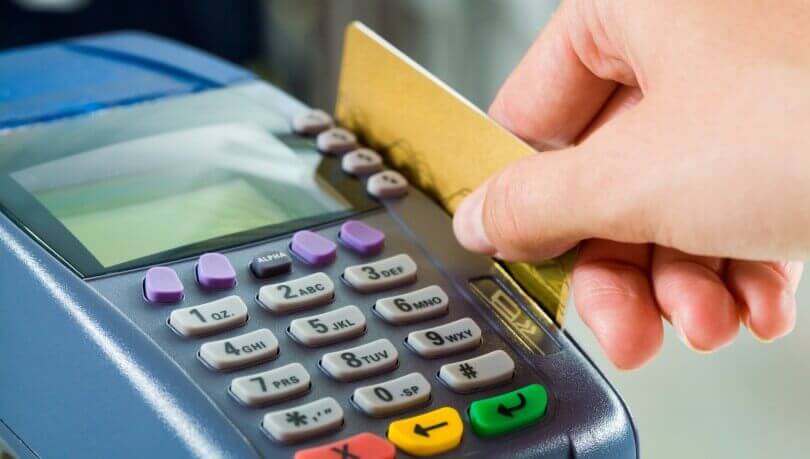 В каком банке можно получить кредитную карту неработающему